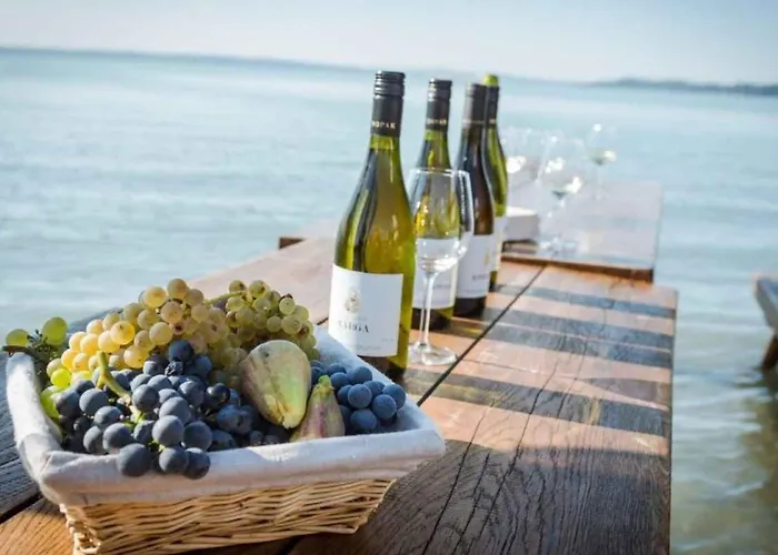 In - Balaton 48108 * Csopak